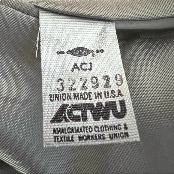 Ashley & Me Vintage light weight floral linen blazer
Size XL - Picture 4 of 4